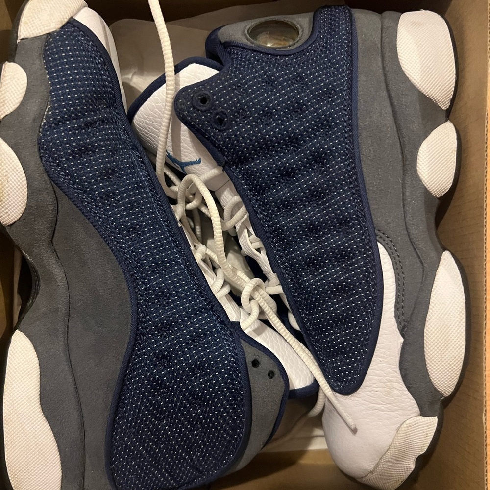 Slightly used retro Jordan 13 size 4Y. Only used a couple of times